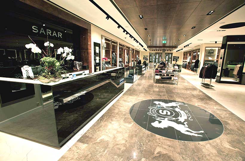 Innenansicht eines Sarar Shops, Referenz-Shop der Figo Gmbh, Shopdesign, Shopkonzeption, Projektleitung und Bauleitung