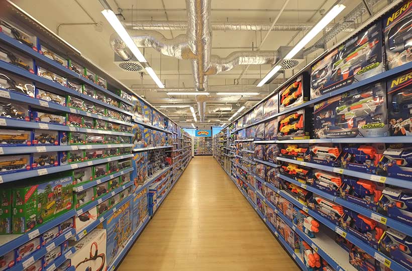 Innenansicht einer Smyths Filiale, Referenz-Shop der Figo Gmbh, Shopdesign, Shopkonzeption, Projektleitung und Bauleitung