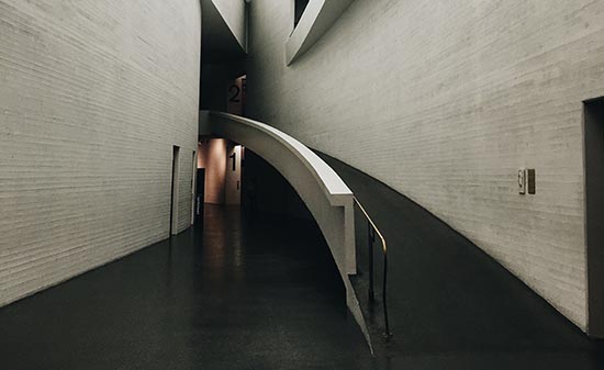 Rampe in einem Gebäude - Figo GmbH - Shopdesign, Shopkonzepte, Bauleitung, Projektmanagement