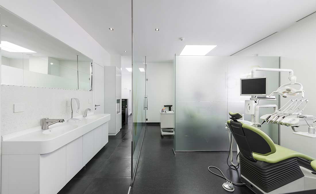 Praxis Behandlungsraum - Referenz der Figo Gmbh, Shopdesign, Shopkonzeption, Projektleitung und Bauleitung